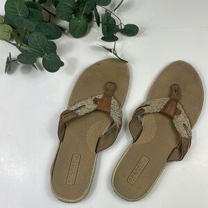 Sperry > Beige Sandals > 11
